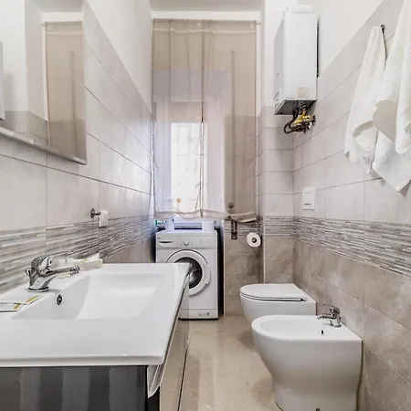 Metro C - Nando's House *