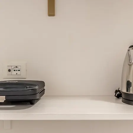 Metro C - Nando's House